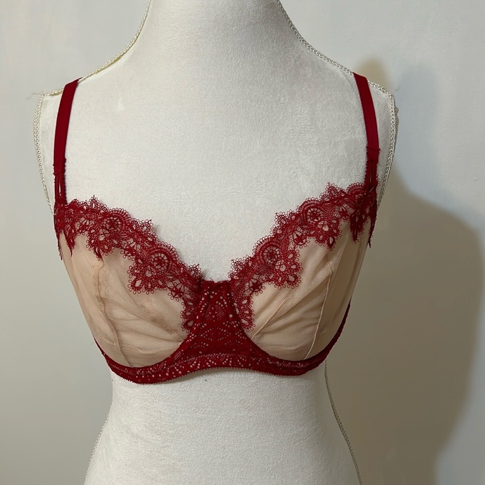 NWOT, Victoria’s Secret red & nude push-up bra dream angels 34DDD